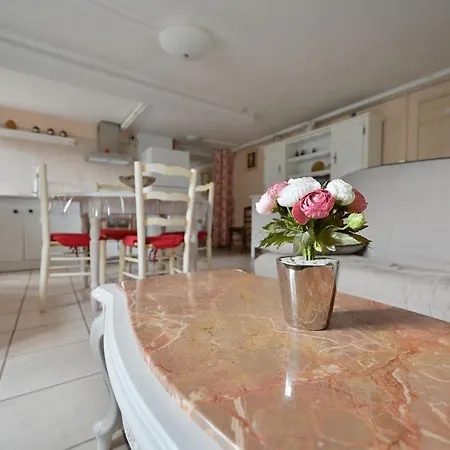 Chez Marie Therese Apartment *